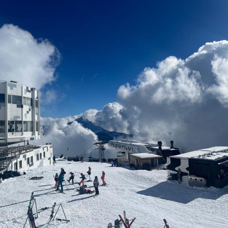 Spacious and charming 4BR apartment - Apartment - 28