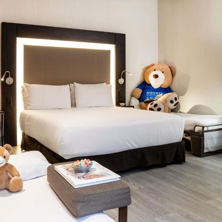 Novotel Madrid Center - Standard Room with double bed and Two people sofa - 2
