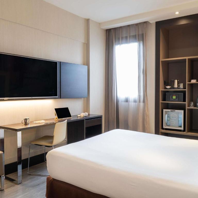 Novotel Madrid Center - Standard Queen Room - 10