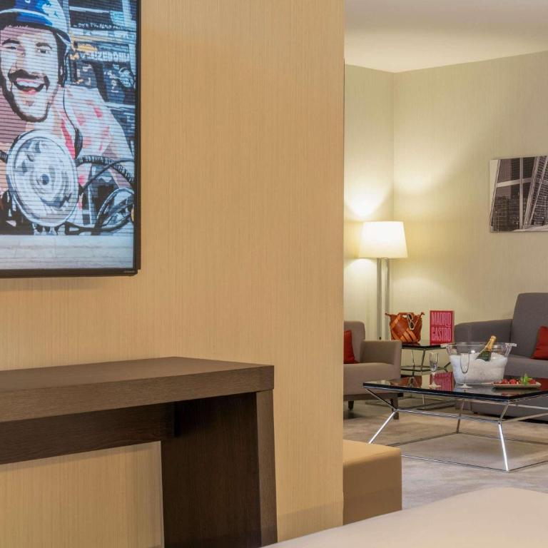 Novotel Madrid Center - Executive Queen Room with Lounge Area - 6
