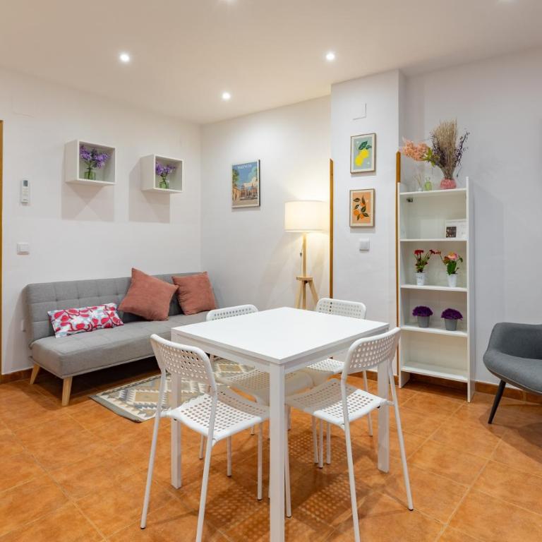 Asilo de la Infancia - Apartment with Balcony - 8