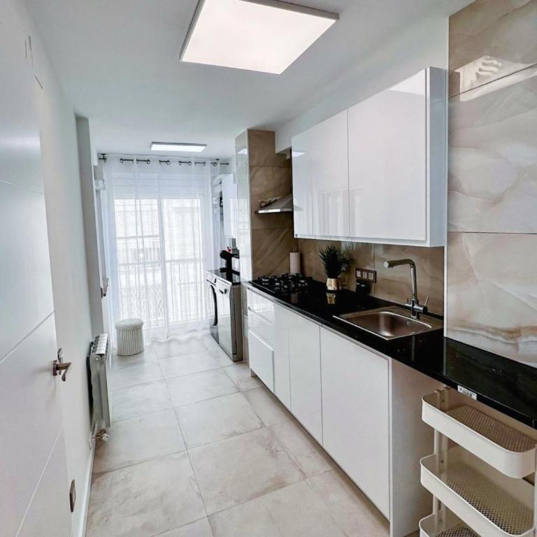 Apartamento Mauri Primera Línea del Mar - Three-Bedroom Apartment with Sea View - 41