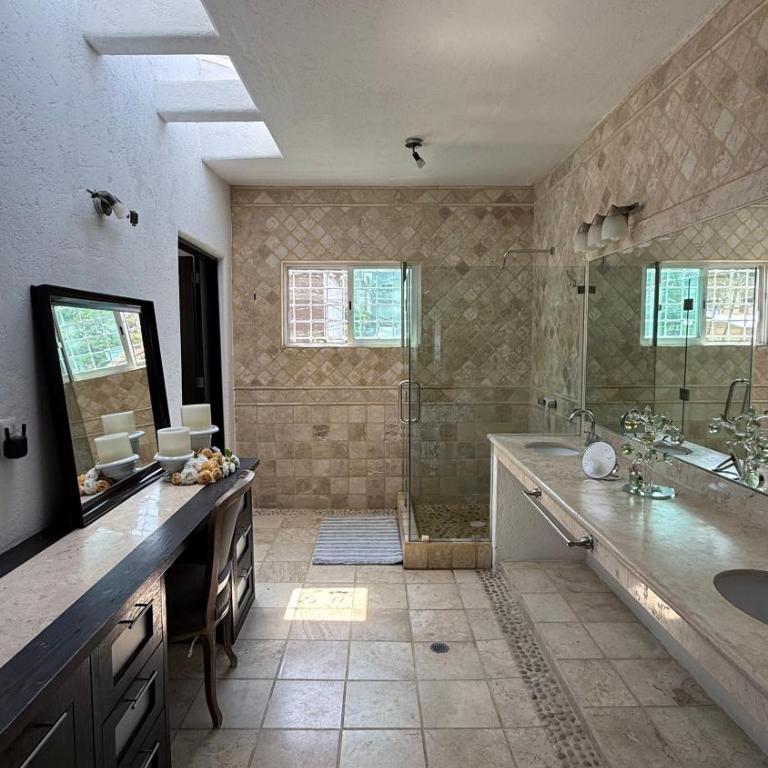 Casa del Árbol - Three-Bedroom Villa - 64