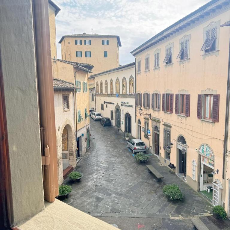 Dimora Sotto la Rocca - Camera Matrimoniale con Balcone - 5