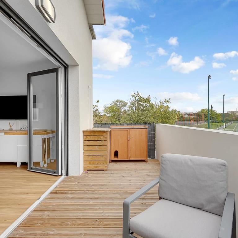Bright apartment with parking and wifi - Appartamento - 5