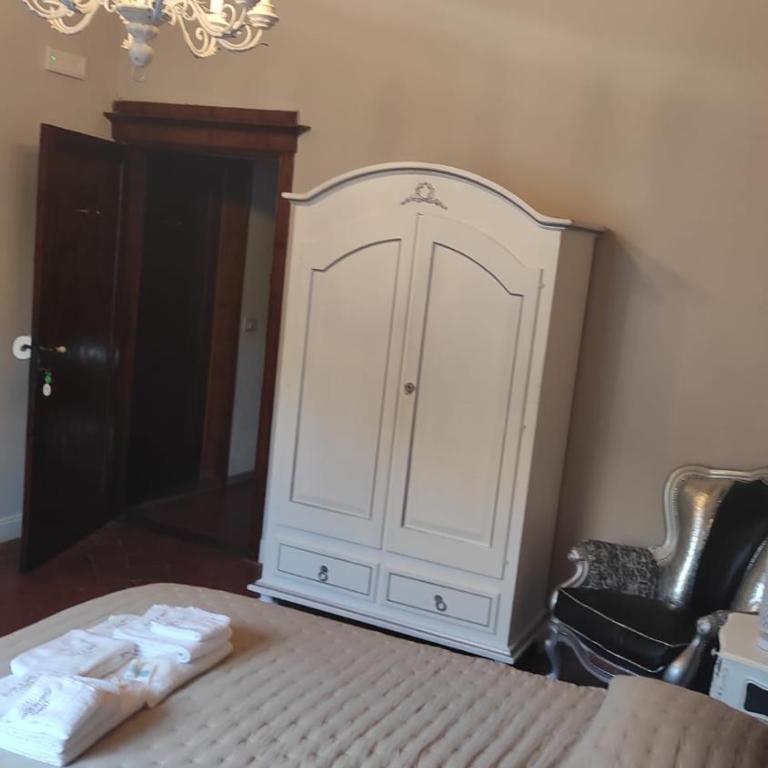 Dimora Sotto la Rocca - Camera Familiare con Bagno in Comune - 3