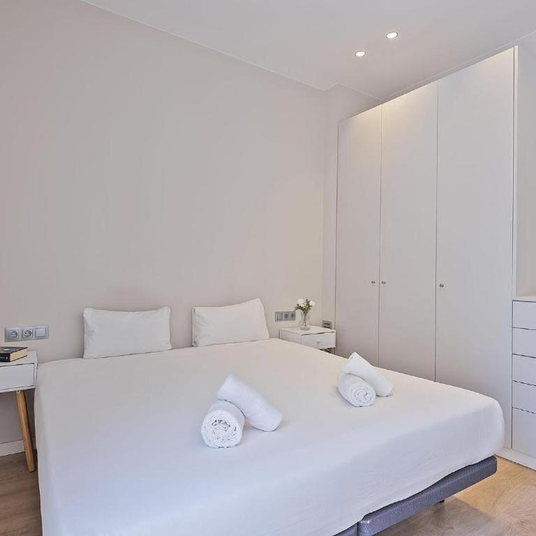 Stay Unique Apartments in Gràcia near Park Güell - Apartment - 10