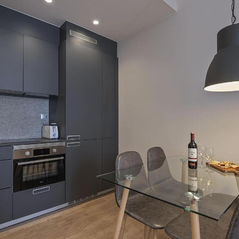 Stay Unique Apartments in Gràcia near Park Güell - Apartment - 4