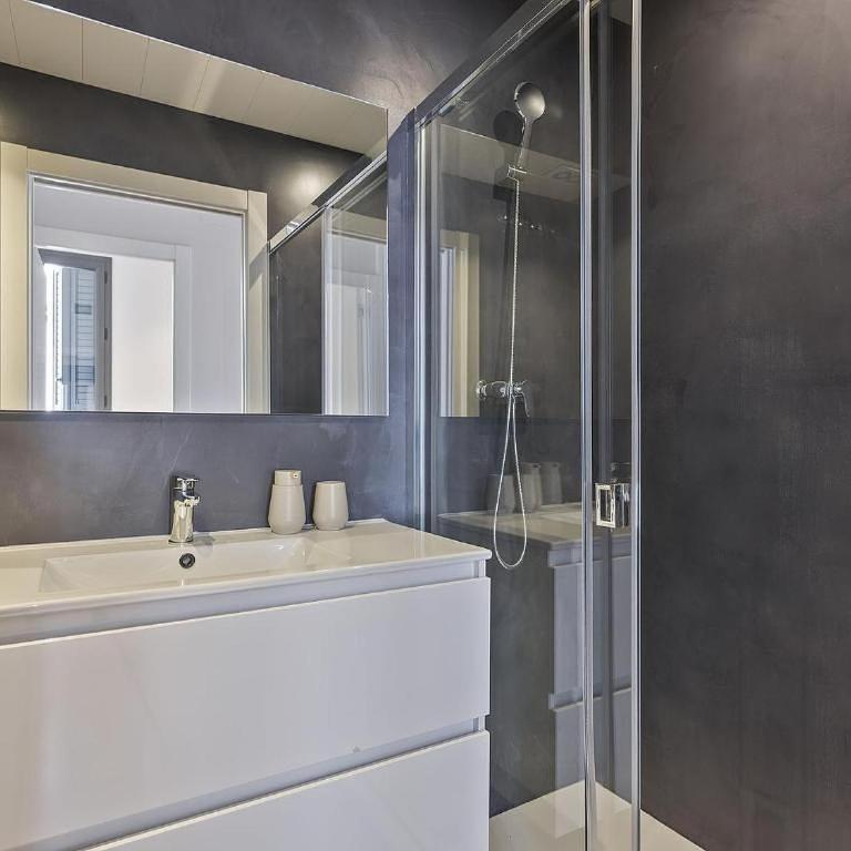 Stay Unique Apartments in Gràcia near Park Güell - Apartment - 7