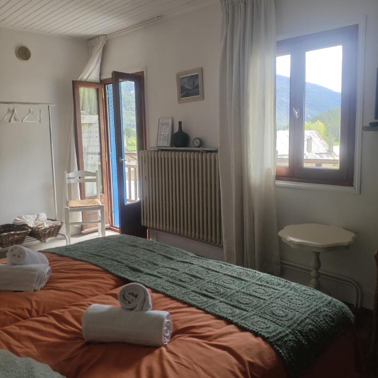 Bed and Breakfast Les Airelles - Chambre Double - Vue sur Montagne - 4
