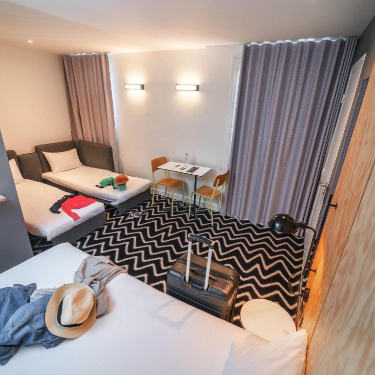 Ibis Styles Paris Place d'Italie - Butte Aux Cailles - Suite Standard avec 1 Lit Double et 2 Lits Simples - 1