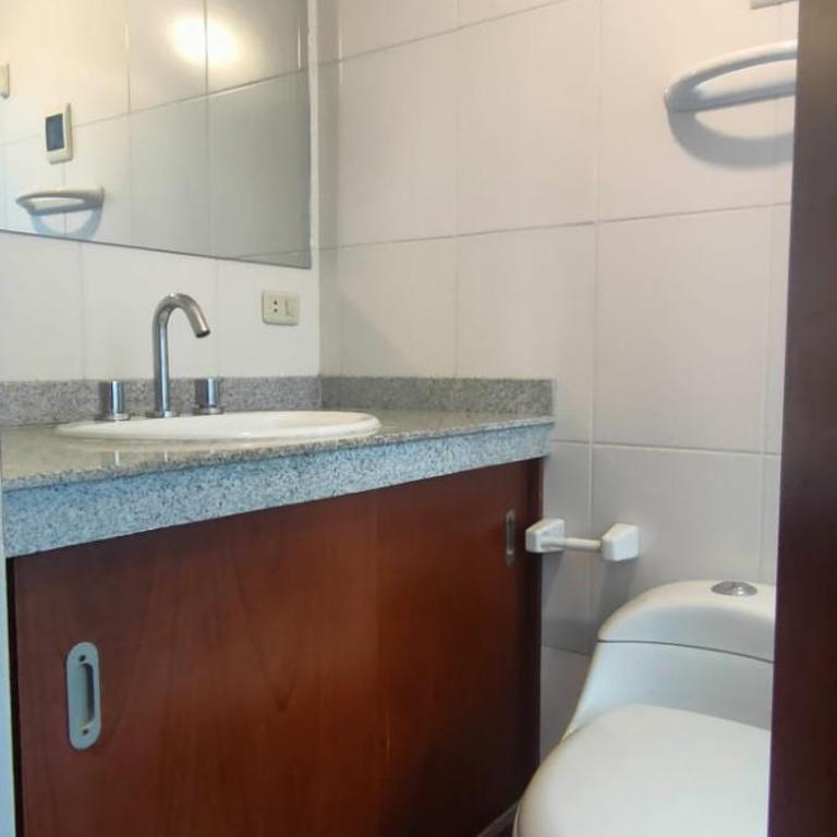 Cómodo amplio departamento de 2 dormitorios - Two-Bedroom Apartment - 14