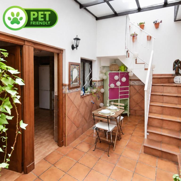 Casa Calma con Patio. A 500 m de Puente Nuevo - Casa con 1 dormitorio - 1