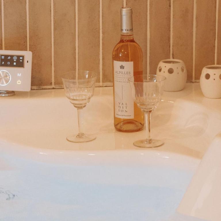 Appartement Suite Ananda, Spa Balnéo, vue lac, parking gratuit, cuisine tout équipée, wifi, refait à neuf tout confort, idéal pour une escapade détente - Apartamento de 1 dormitorio - 10