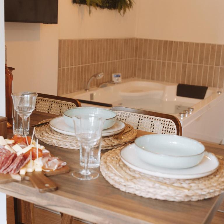 Appartement Suite Ananda, Spa Balnéo, vue lac, parking gratuit, cuisine tout équipée, wifi, refait à neuf tout confort, idéal pour une escapade détente - Apartamento de 1 dormitorio - 7