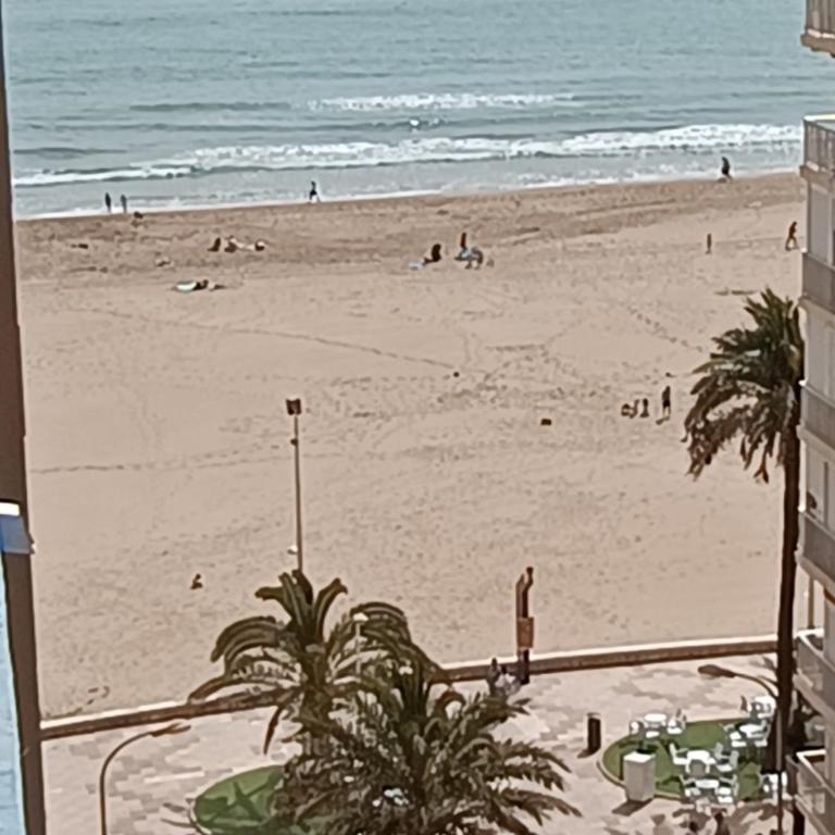 Atico primera linea Playa de San Antonio - One-Bedroom Apartment - 1