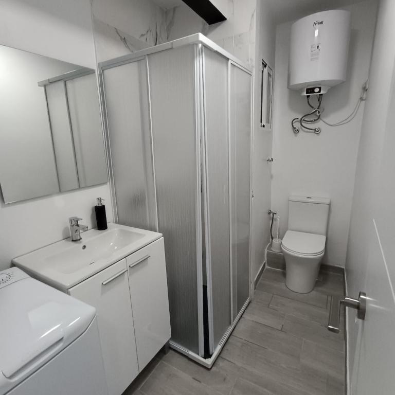Atico primera linea Playa de San Antonio - One-Bedroom Apartment - 10