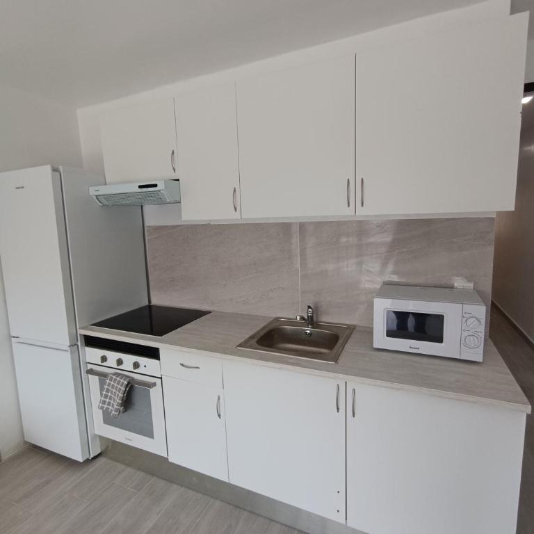 Atico primera linea Playa de San Antonio - One-Bedroom Apartment - 11