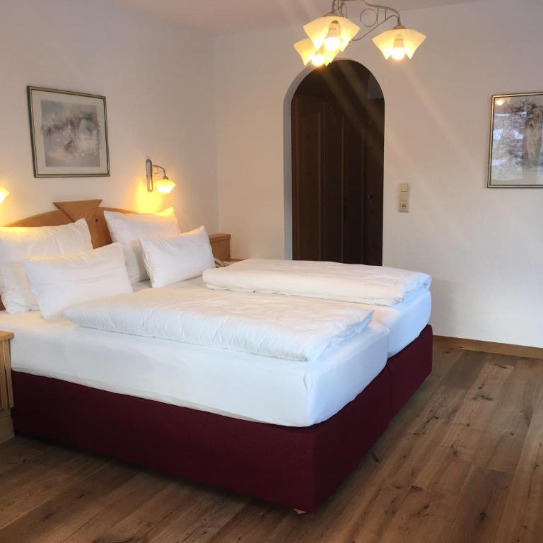 Hotel & Appartements Alpenresidenz Viktoria inklusive Sommer Stubai Super Card - Superior Doppelzimmer - 3