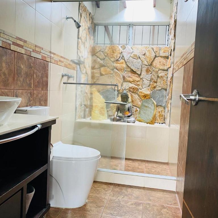 Refugio Botánico en Cerritos pereira Jacuzzi y naturaleza - Casa de 3 dormitorios - 20