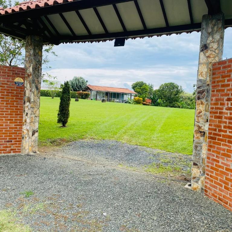 Refugio Botánico en Cerritos pereira Jacuzzi y naturaleza - Casa de 3 dormitorios - 33
