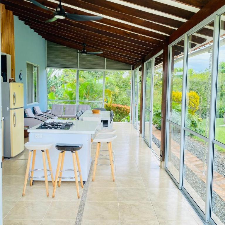 Refugio Botánico en Cerritos pereira Jacuzzi y naturaleza - Casa de 3 dormitorios - 34