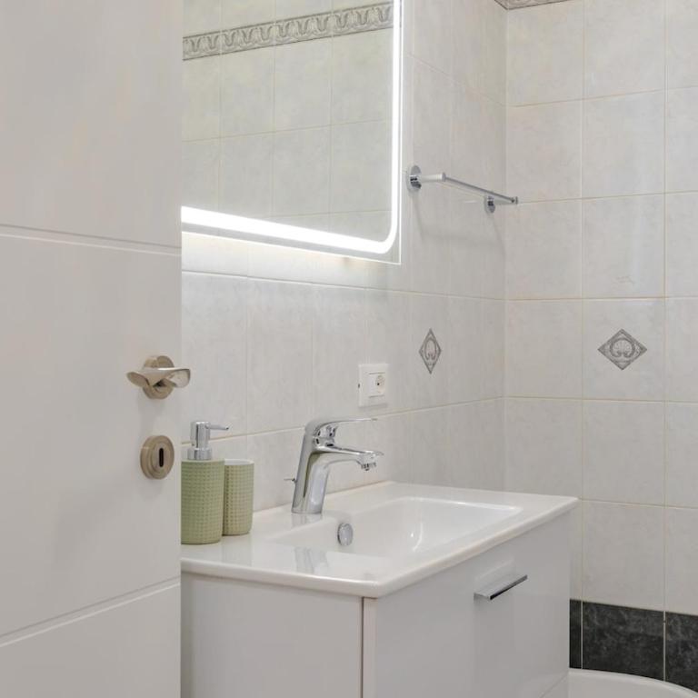 Borgo Teresiano City Center Comfort Apartment - Appartamento con 3 Camere da Letto - 6