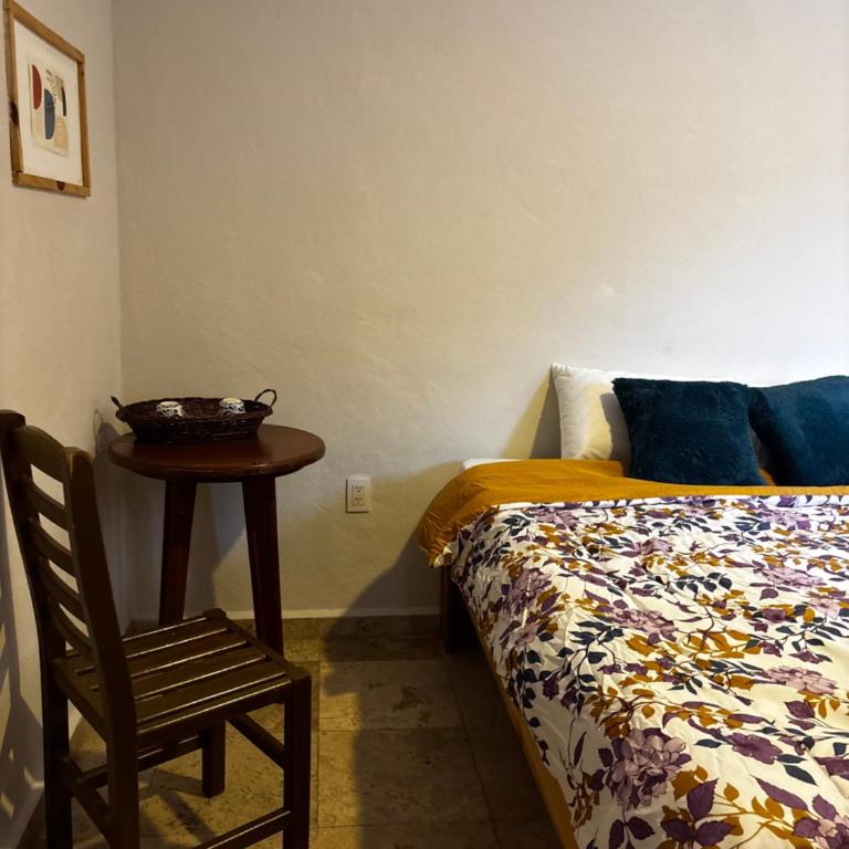 Casa Luminara - Double Room with Balcony - 1