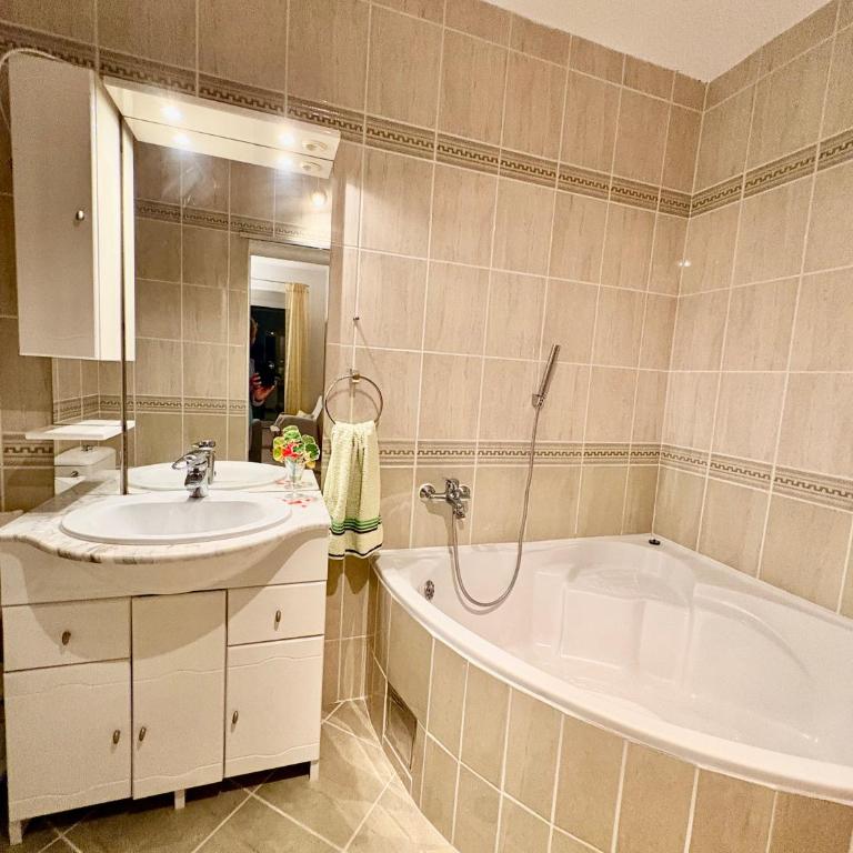 Apartments Mirian - Komfor Apartman sa 2 Spavaće Sobe i Pogledom na More - 13