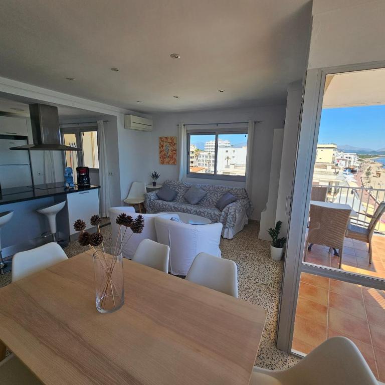 Ran de Mar Beach - Two-Bedroom Apartment - 22