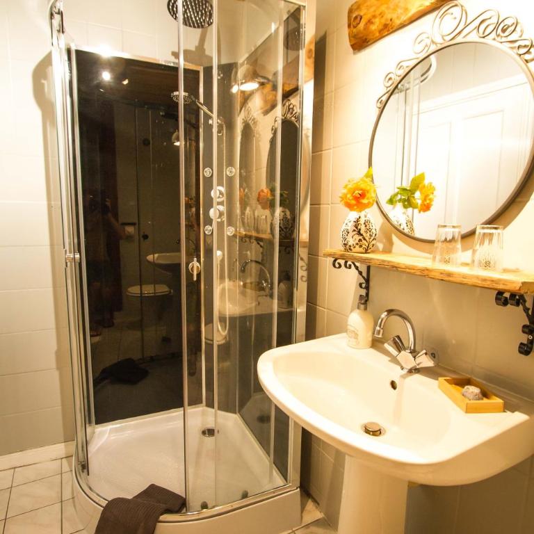 Bed and Breakfast Les Airelles - Chambre Double - Vue sur Montagne - 5