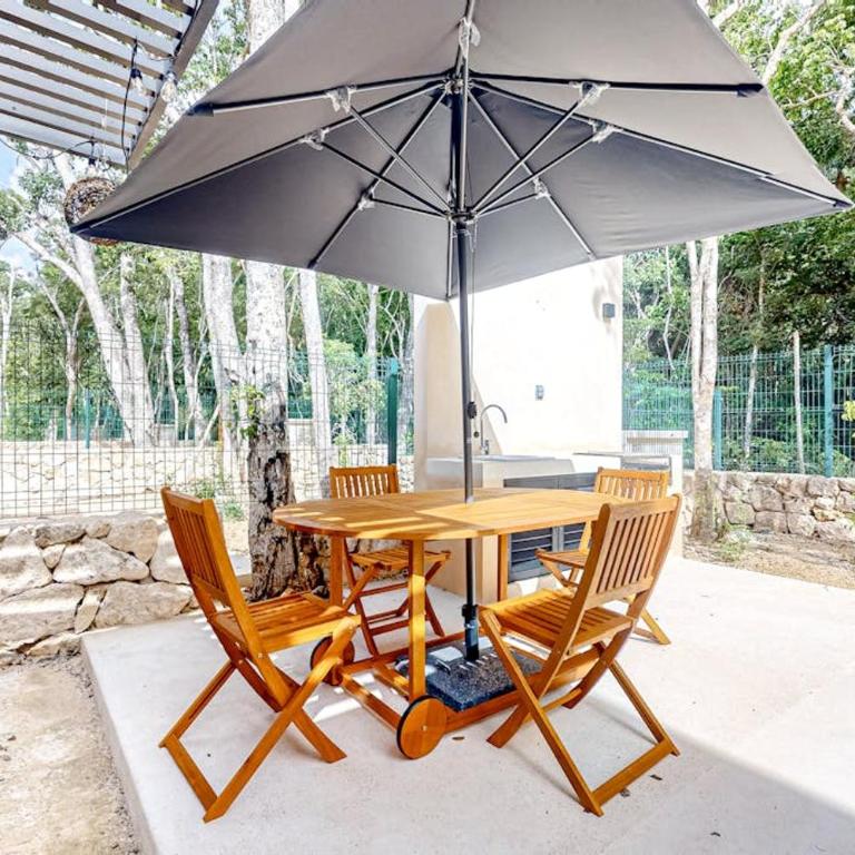 2-story Apt with Private Pool, Balcony, Patio, Outdoor Dining Area, Gym, W/D, AC - Casa - 24