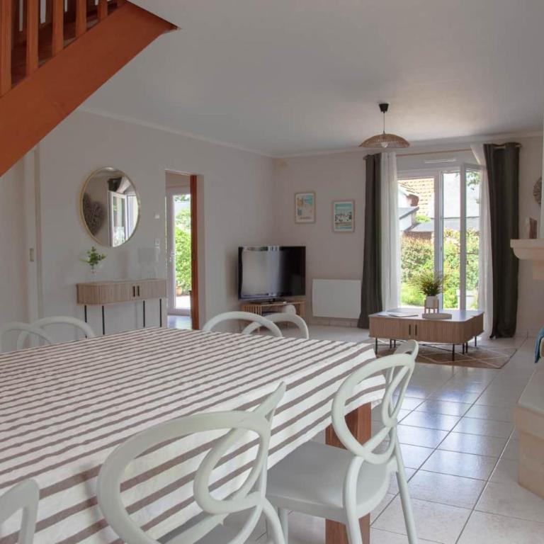Villa Hawaï 8 à 12 pers Grand jardin et Plage à pied - Villa - 24