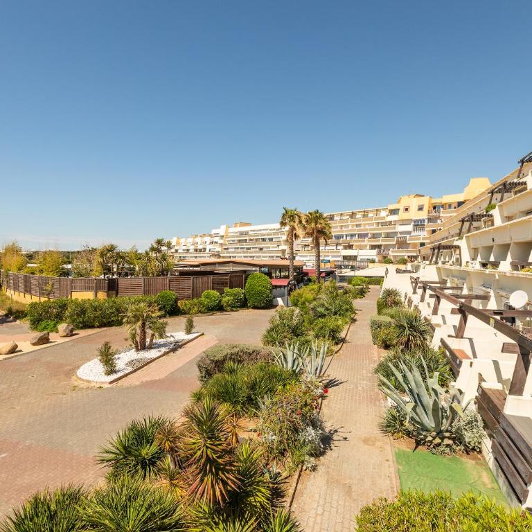 Marie Antoinette Village Naturiste Sea View Port Nature 2 coursives - One-Bedroom Apartment - 4
