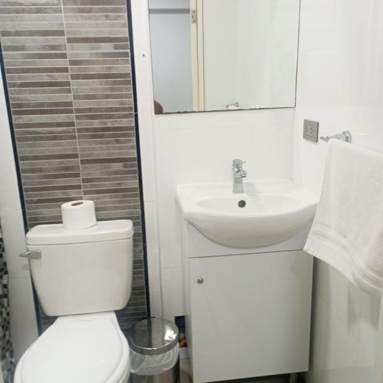 Spacious apt Perfect for Families 2nd Floor - Apartamento - 19