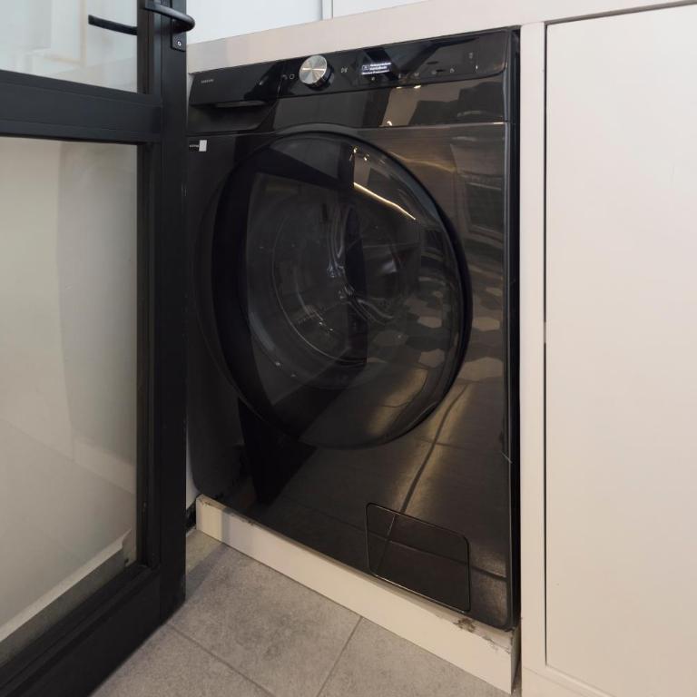 Oniria Living Free Parking & Rooftop - One-Bedroom Apartment - 5