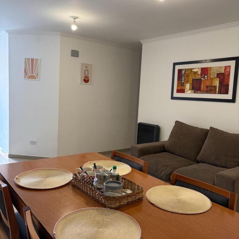 Moderno Departamento en Zona Céntrica - Two-Bedroom Apartment with Balcony - 3