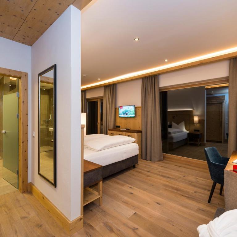BichlAlm Berggasthof - Junior Suite mit Terrasse - 1