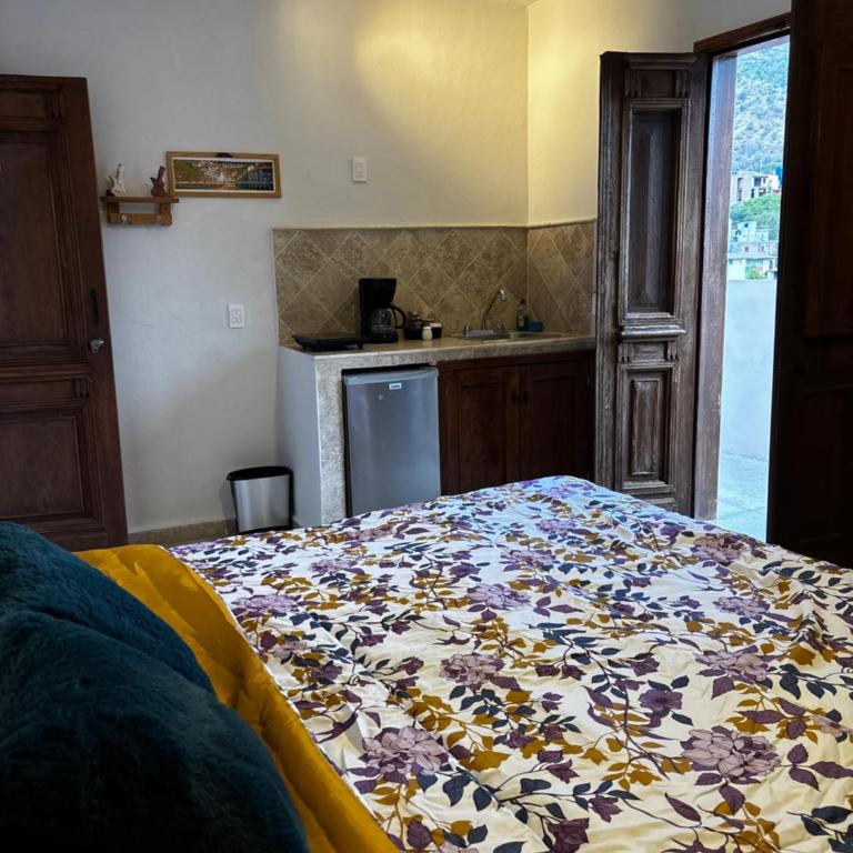 Casa Luminara - Double Room with Balcony - 5
