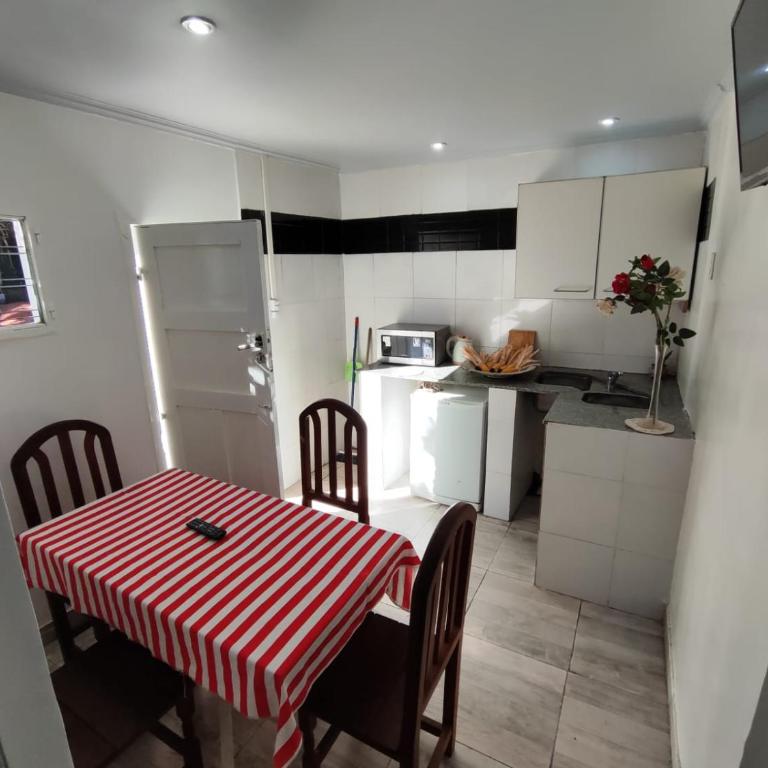 Depto Pringles 1740 PB Parking Privado Gratis - Apartment - 2