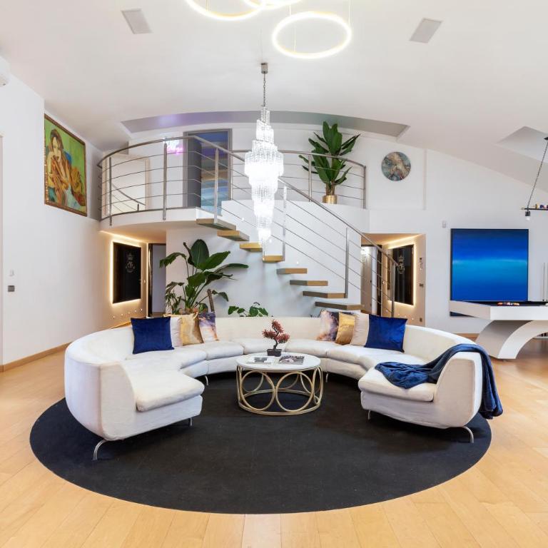 Pool & Billiard - Luxury Loft di 400mq con cinema - Appartamento - 6