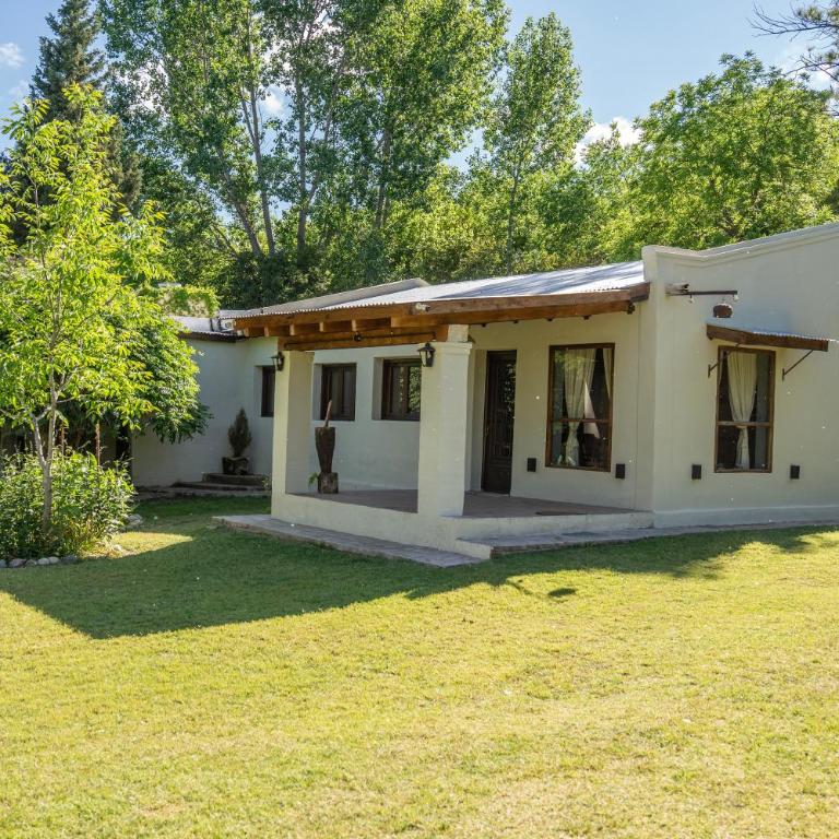 Casa Boutique calefaccionada en Villa de las Rosas - Three-Bedroom House - 1