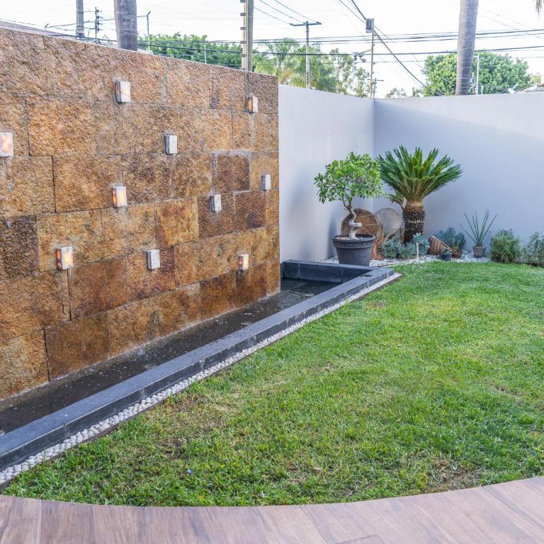 Luxurious House in Guadalajara Near Estadio Akron, Expo GDL - Villa - 21