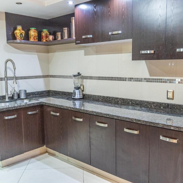 Luxurious House in Guadalajara Near Estadio Akron, Expo GDL - Villa - 24