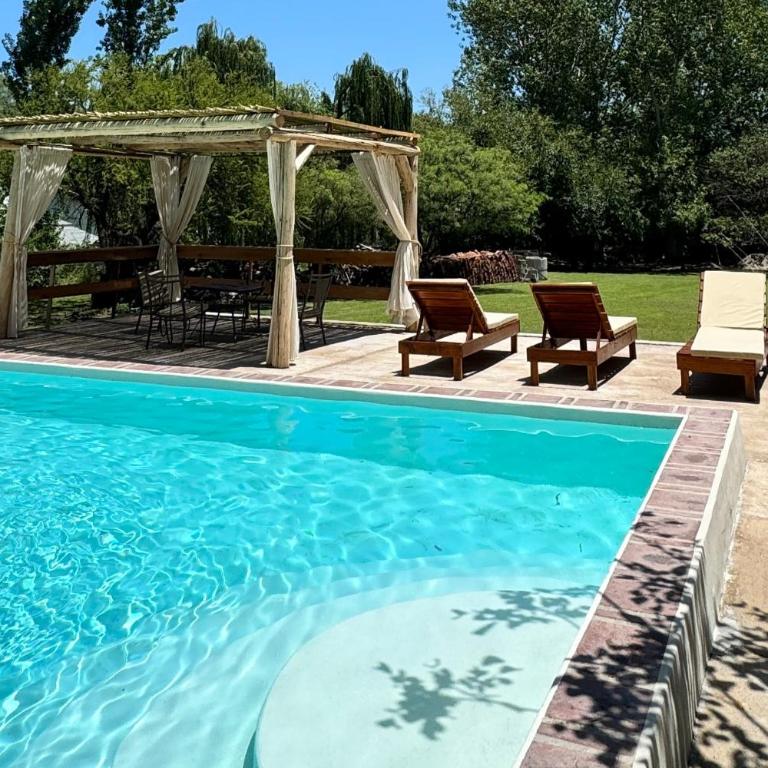 Casa Boutique calefaccionada en Villa de las Rosas - Casa de 3 dormitorios - 1