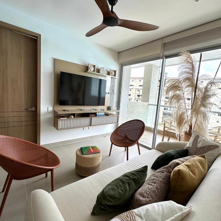Beautiful apartment overlooking Kristal Bay - One-Bedroom Apartment - 9