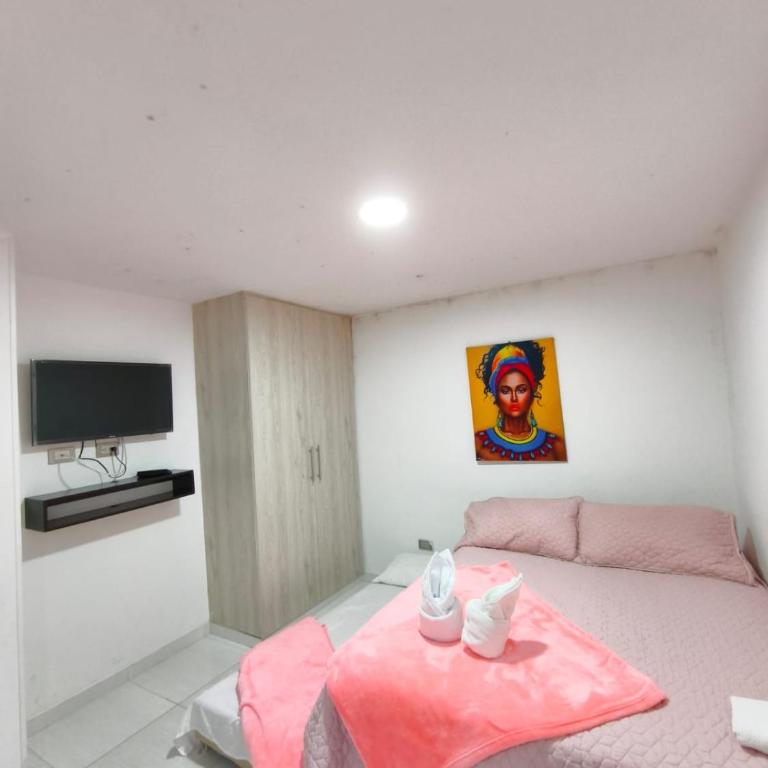 apartamento luvs - Three-Bedroom Apartment - 2