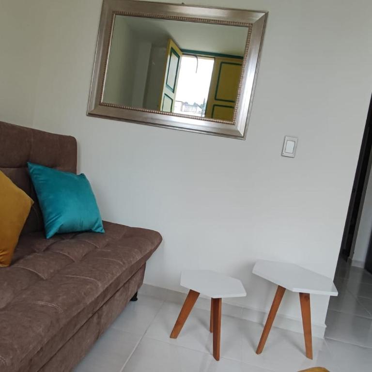 apartamento luvs - Three-Bedroom Apartment - 12