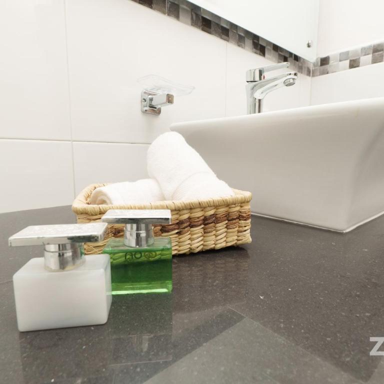 Hotel On By Zenya Host - Apartamento Deluxe de 2 dormitorios con balcón - 5
