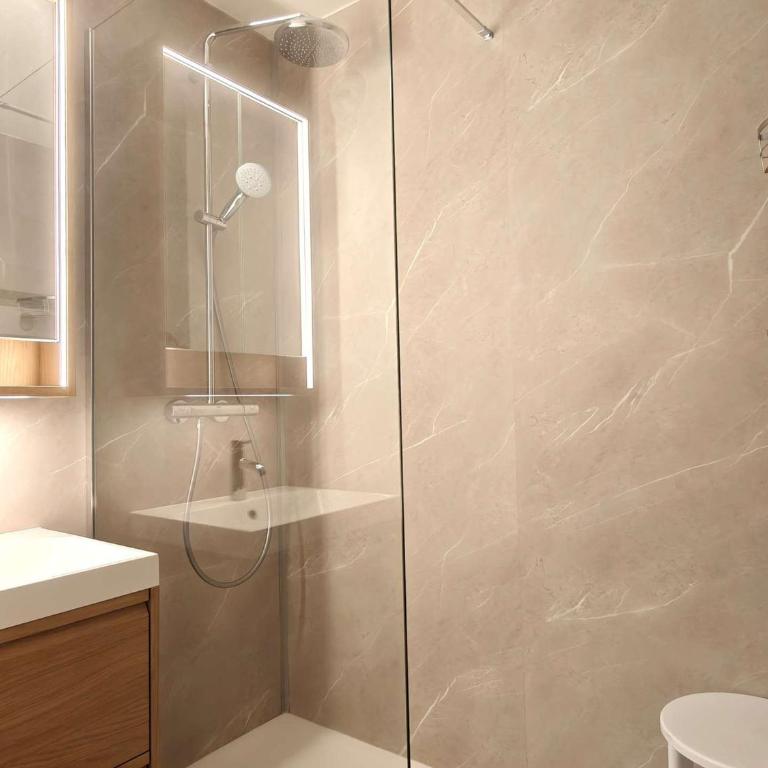 Appartement moderne avec balcon - 4 pers. - FR-1-673-21 - Appartement - 5